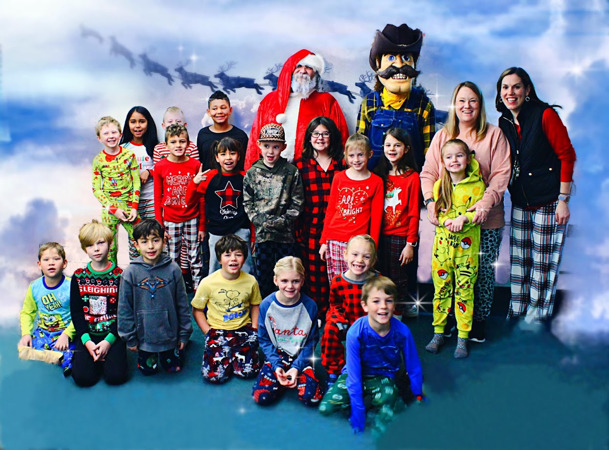 Santa Visits Sargent Elementary – Sargent School District
